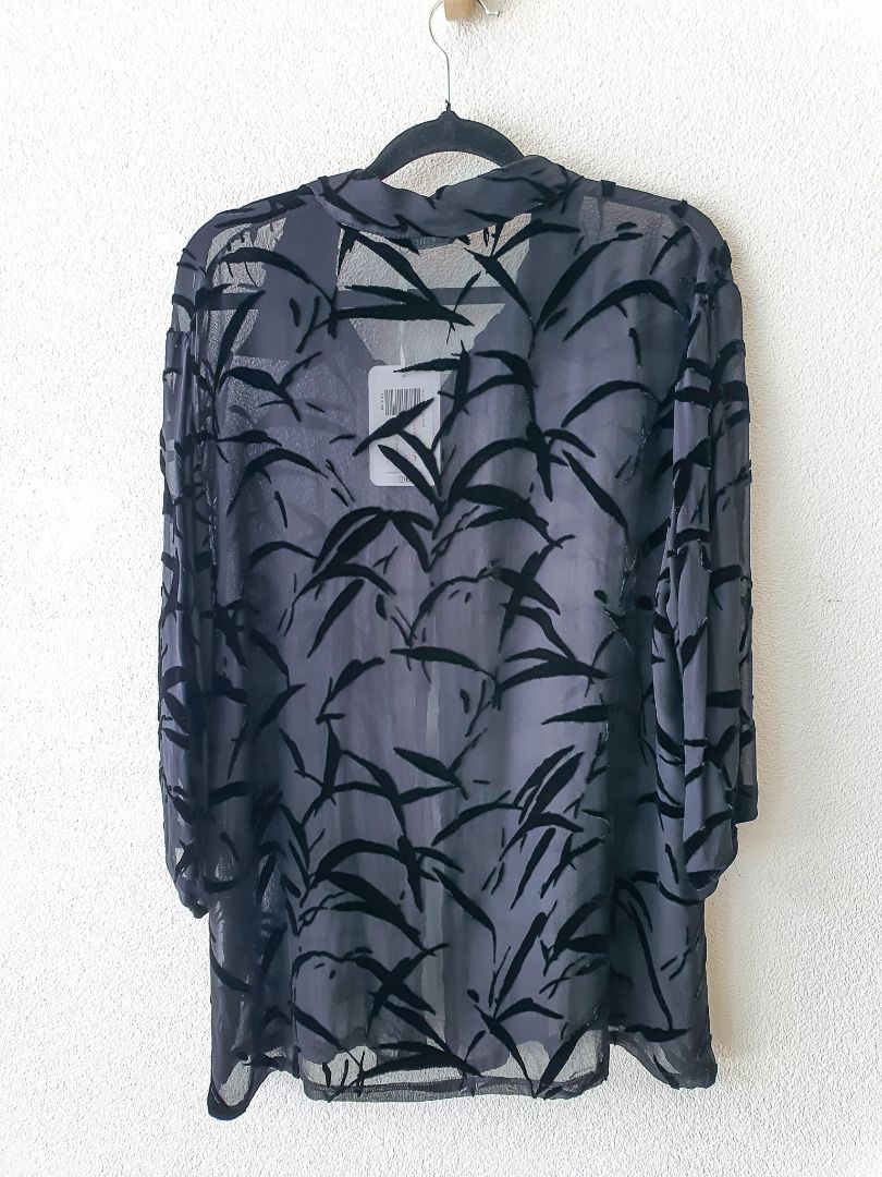 Jane Rhodes top M