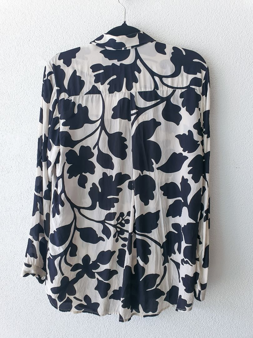 Caroline Sills top XS