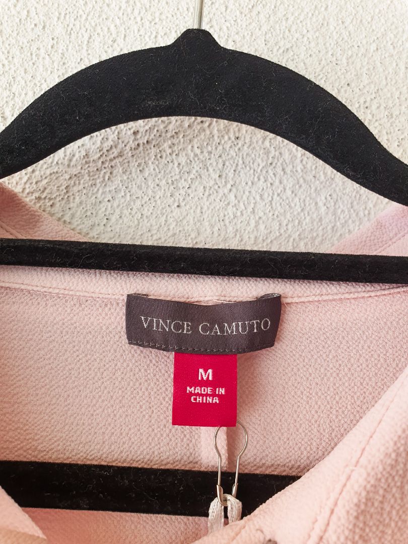 Vince Camuto top M