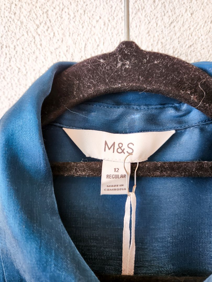 Marks &amp; Spencers UK top M