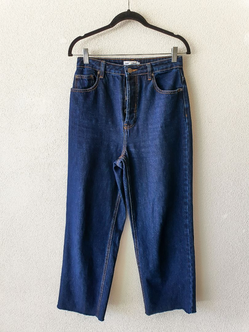 Atmos and Here Jeans XS