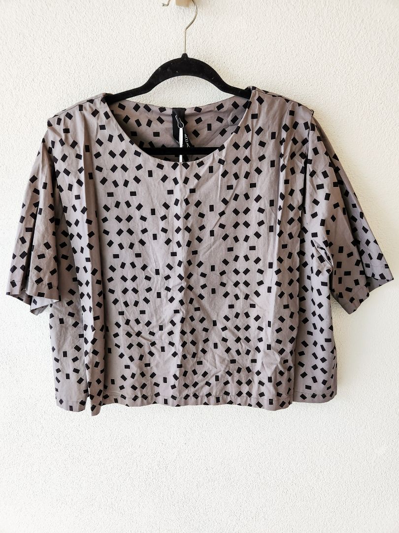Kowtow top XL
