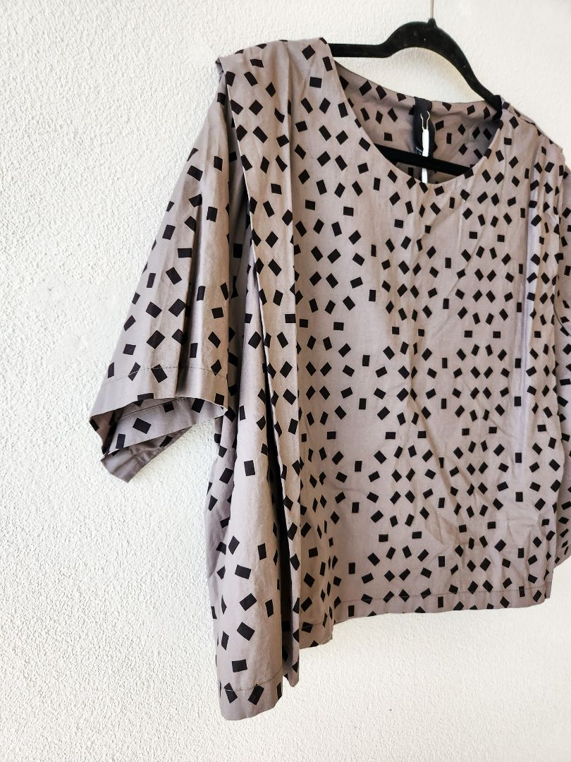 Kowtow top XL