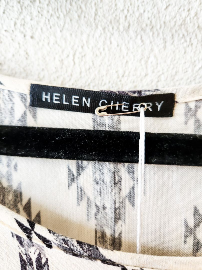 Helen Cherry top M