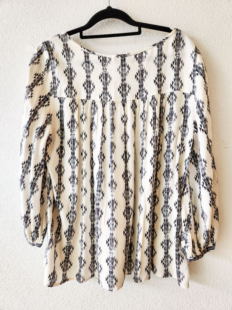 Helen Cherry top M