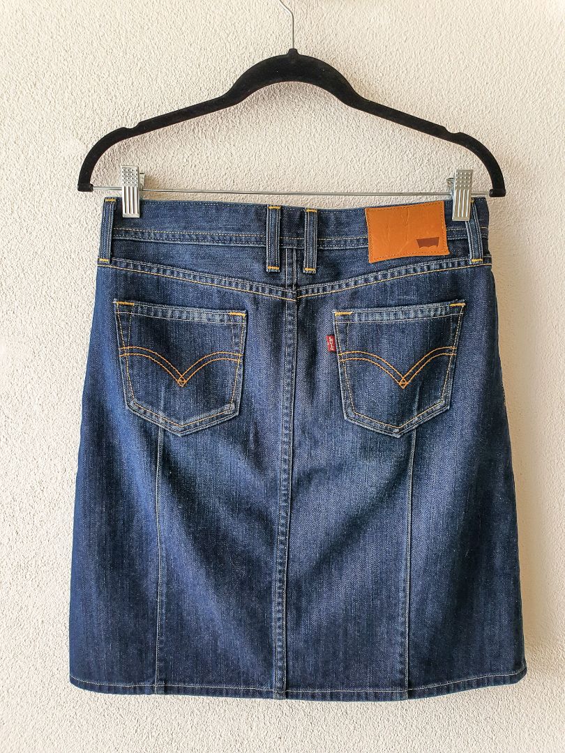 Levi&#39;s Skirt XS