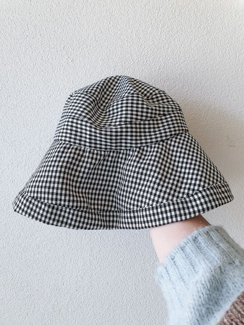 Hat L