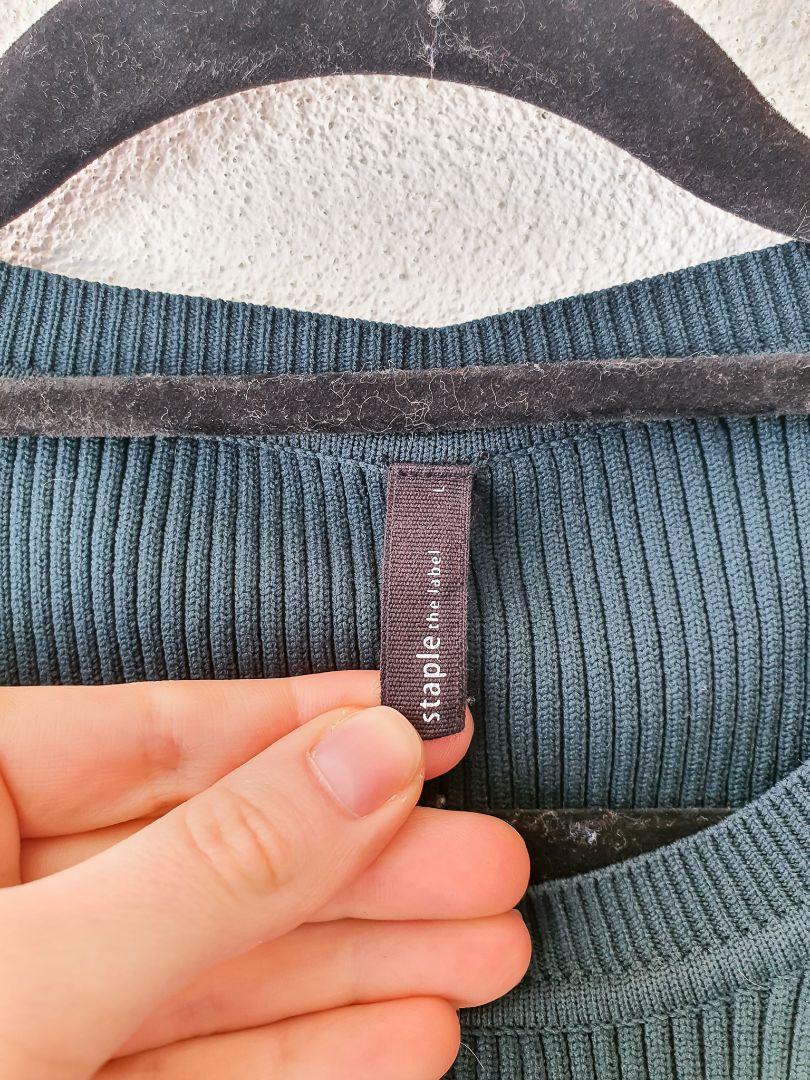 Staple The Label top L