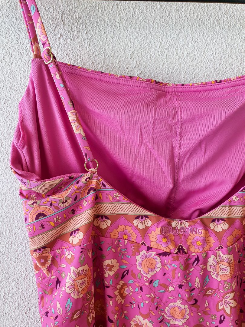 Billabong Swimsuit M