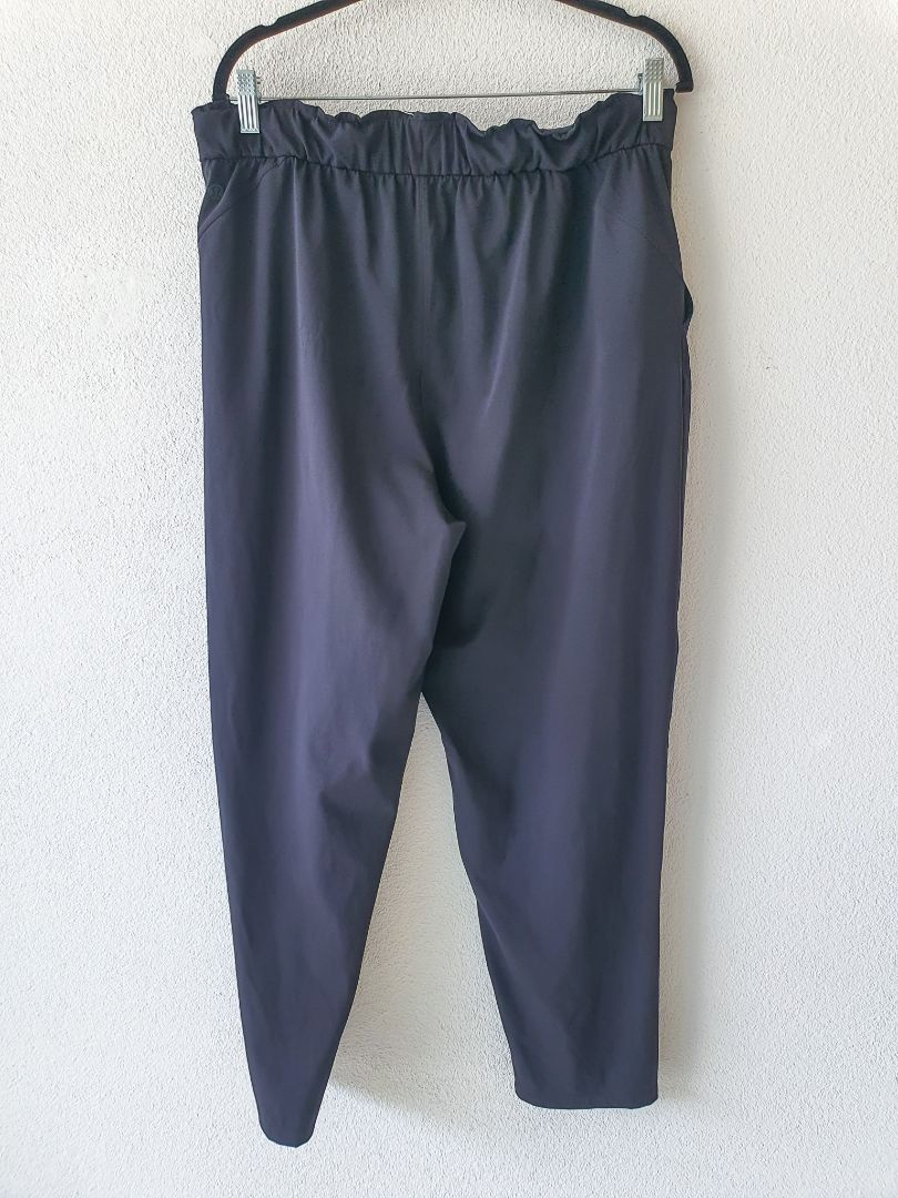 Lululemon Pants M