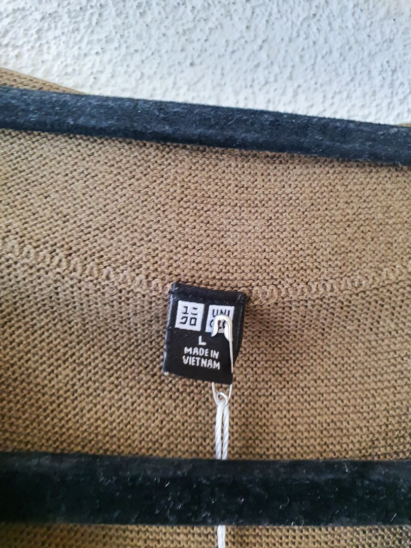 Uniqlo top L