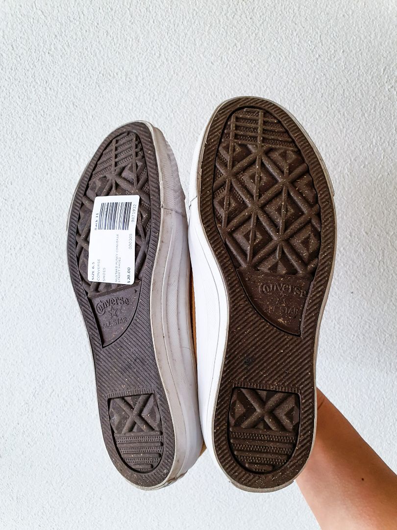 Converse Shoes 6.5