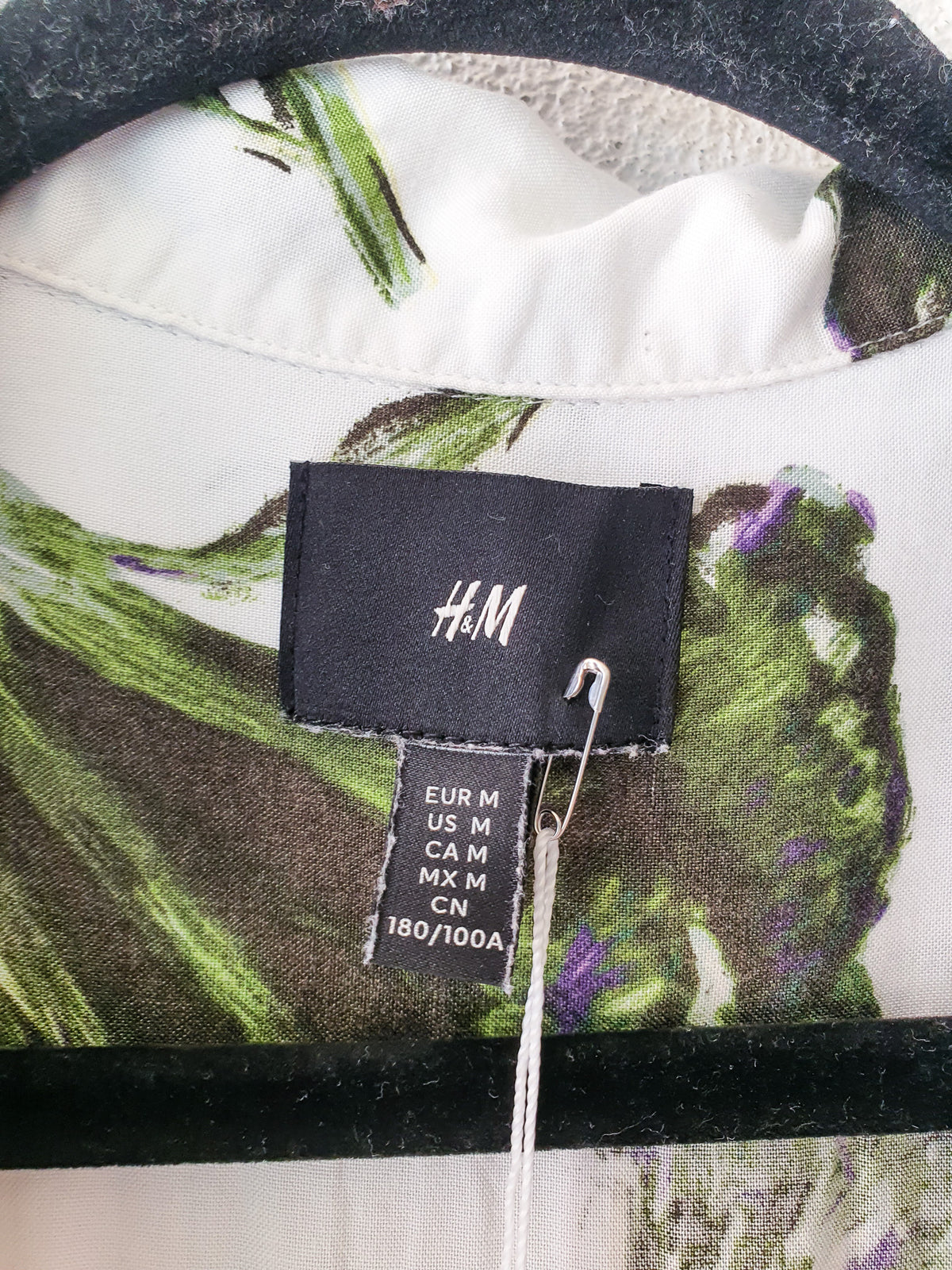 H & M top M