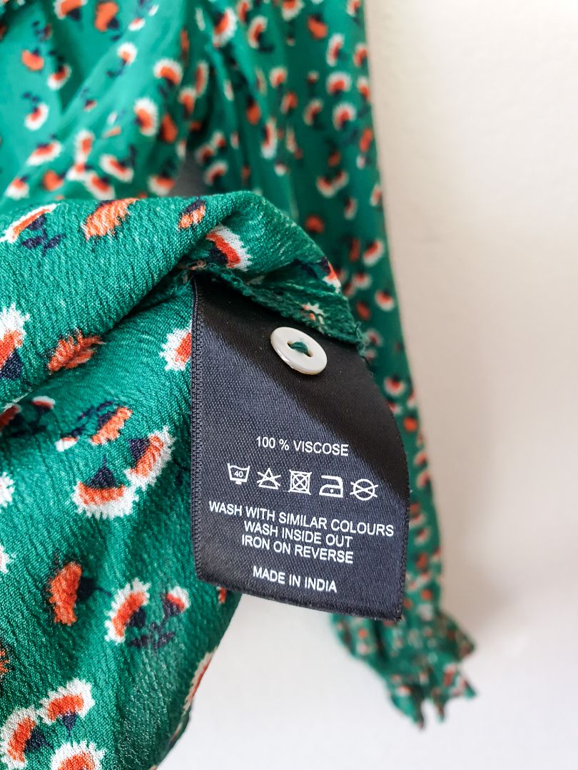 He loves me… Top XS