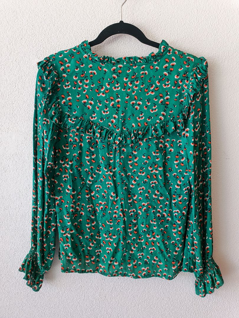 He loves me… Top XS