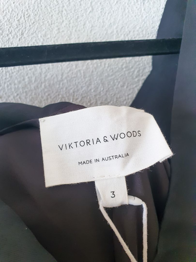 Viktoria and Woods Dress M