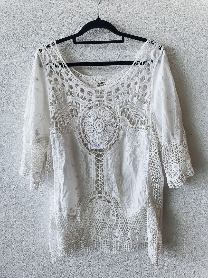 HOLLY BRACKEN Top OS