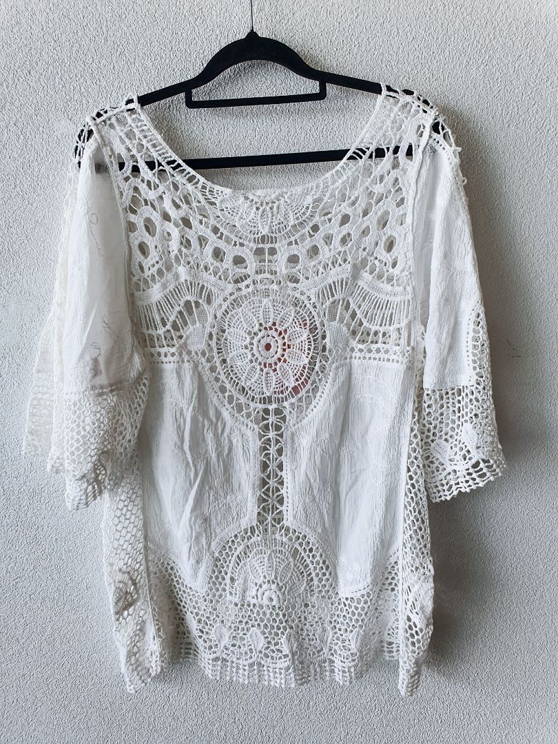 HOLLY BRACKEN Top OS