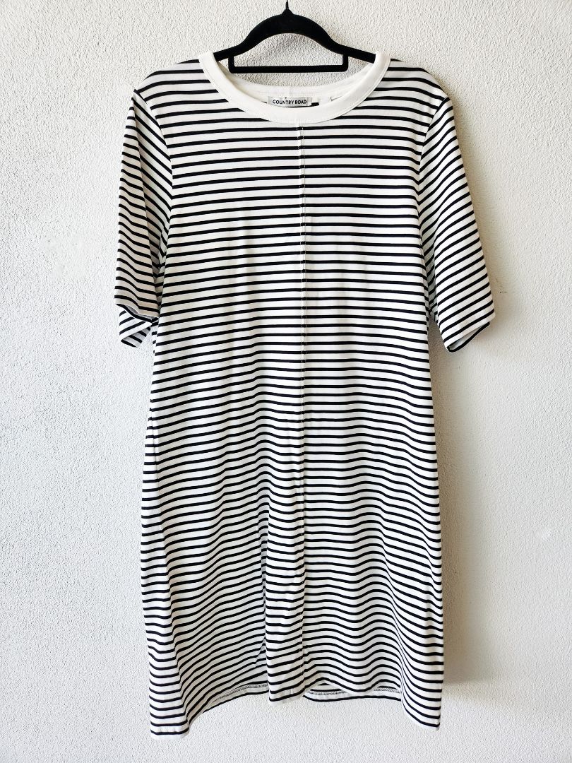 Country Road Dress M