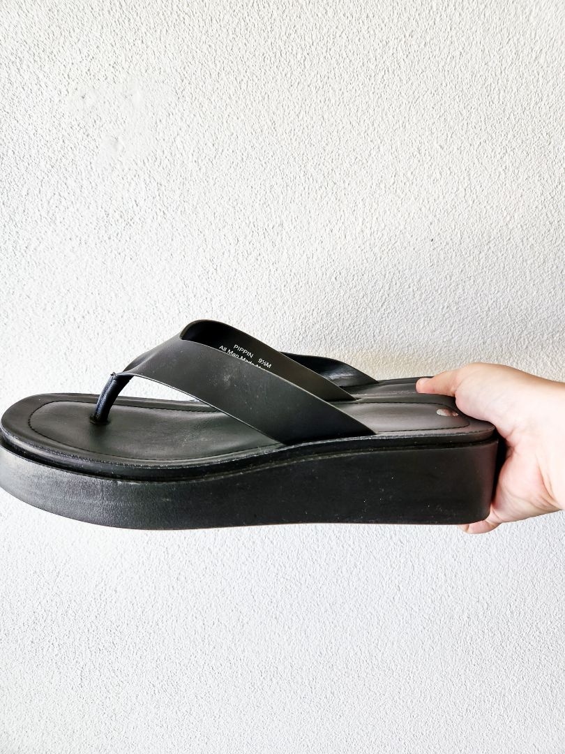 Cushionaire Shoes 9.5