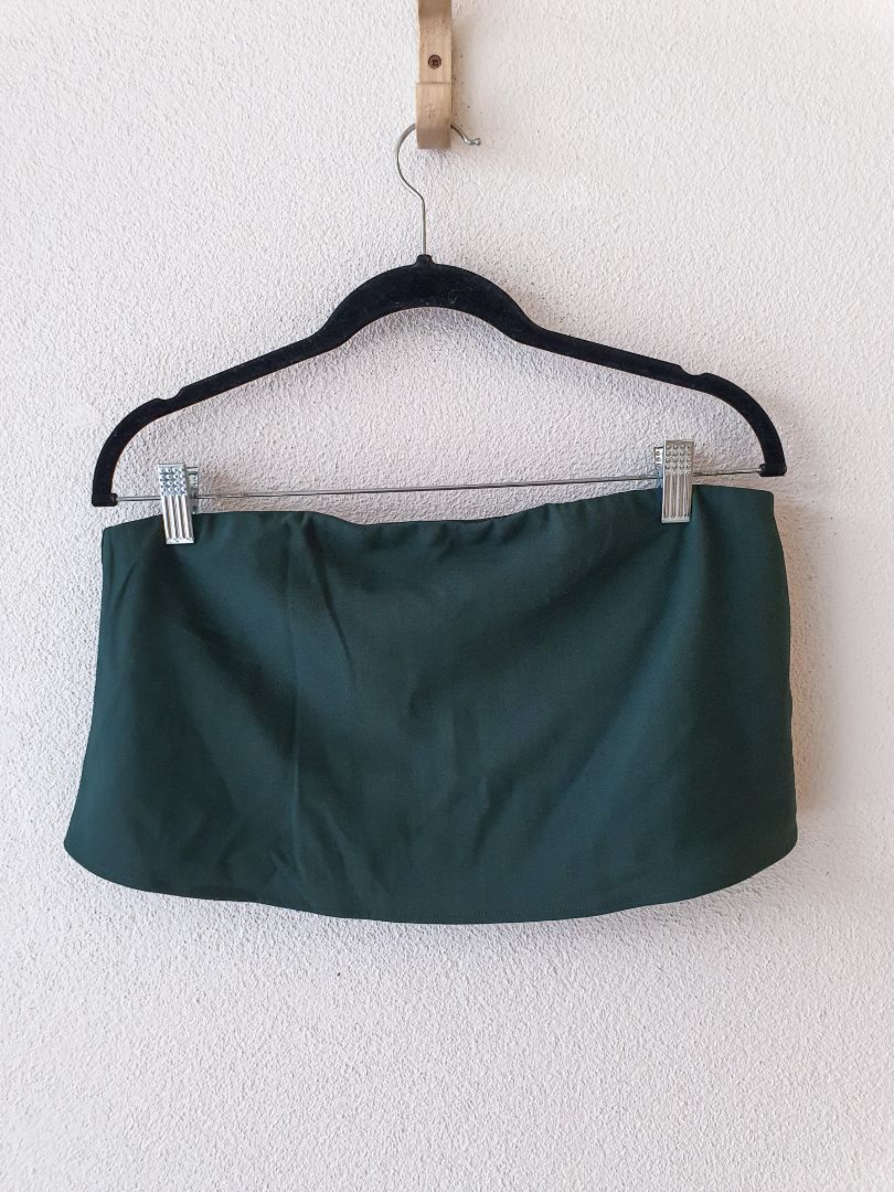 Young Hungry Free Top M