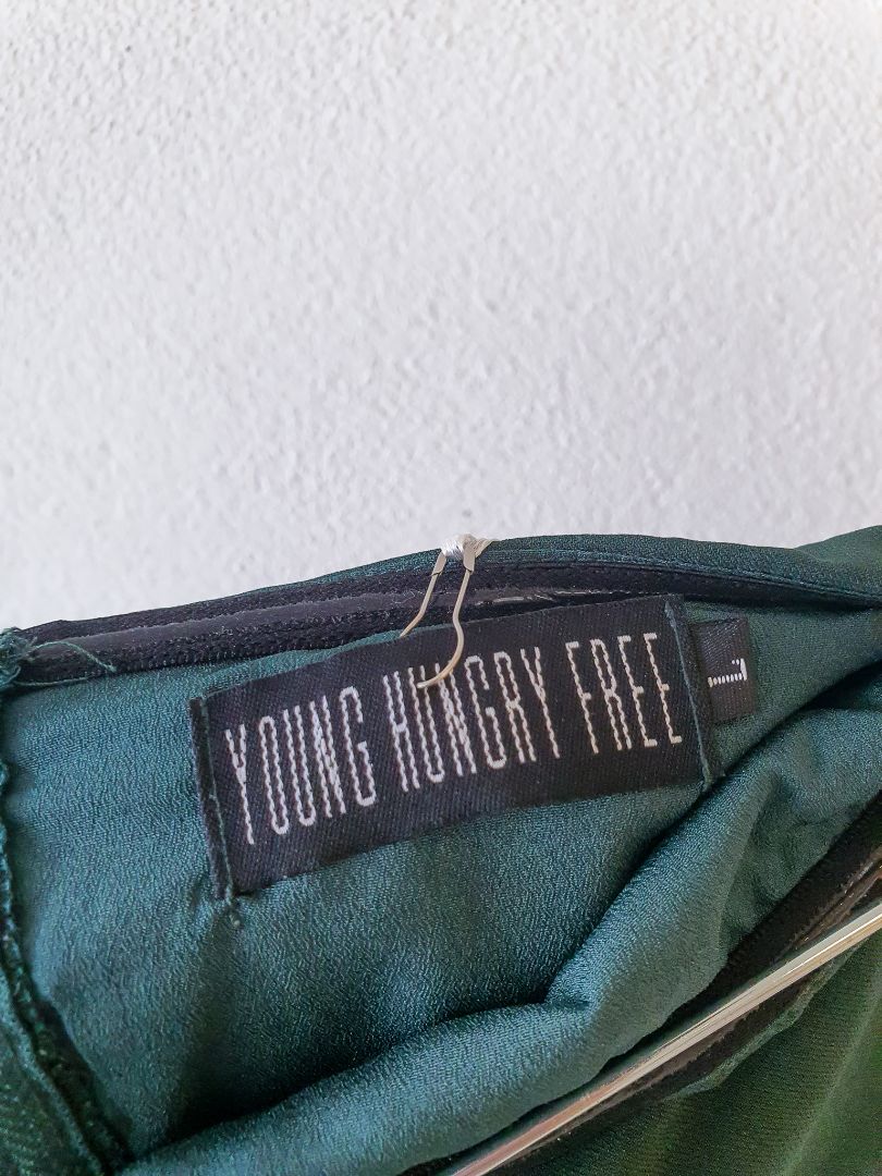 Young Hungry Free Top M