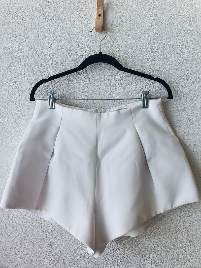 Zara Shorts M