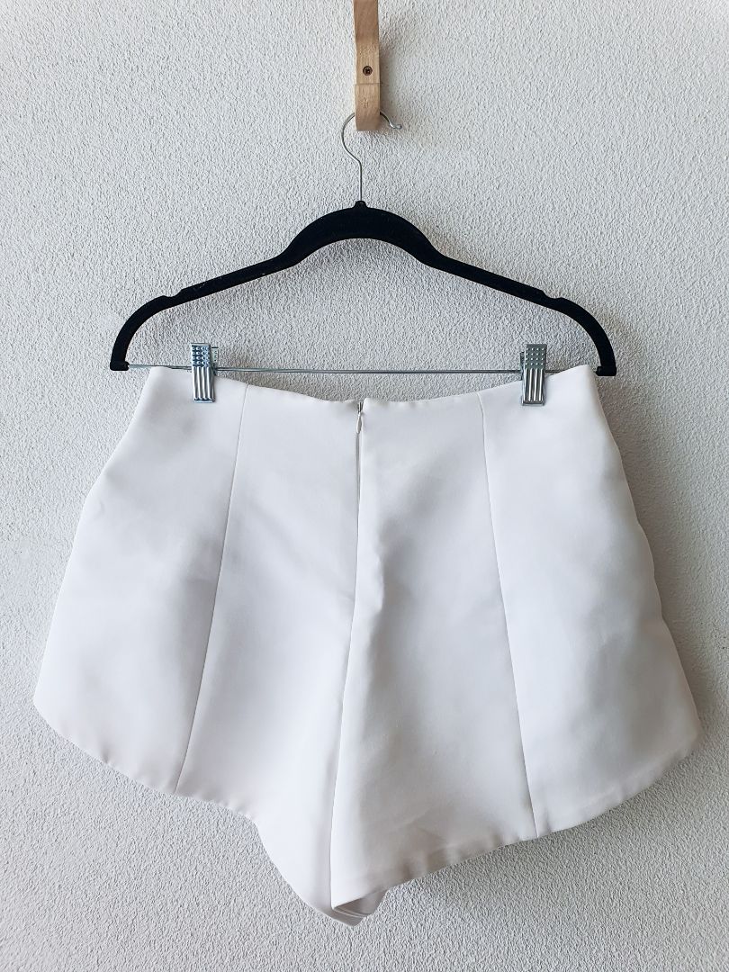 Zara Shorts M
