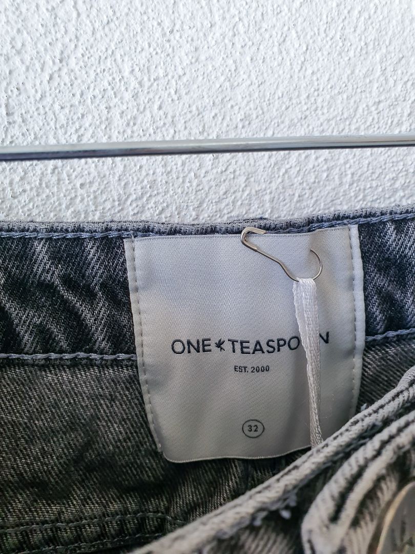One Teaspoon Shorts 32