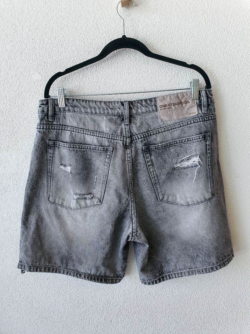 One Teaspoon Shorts 32