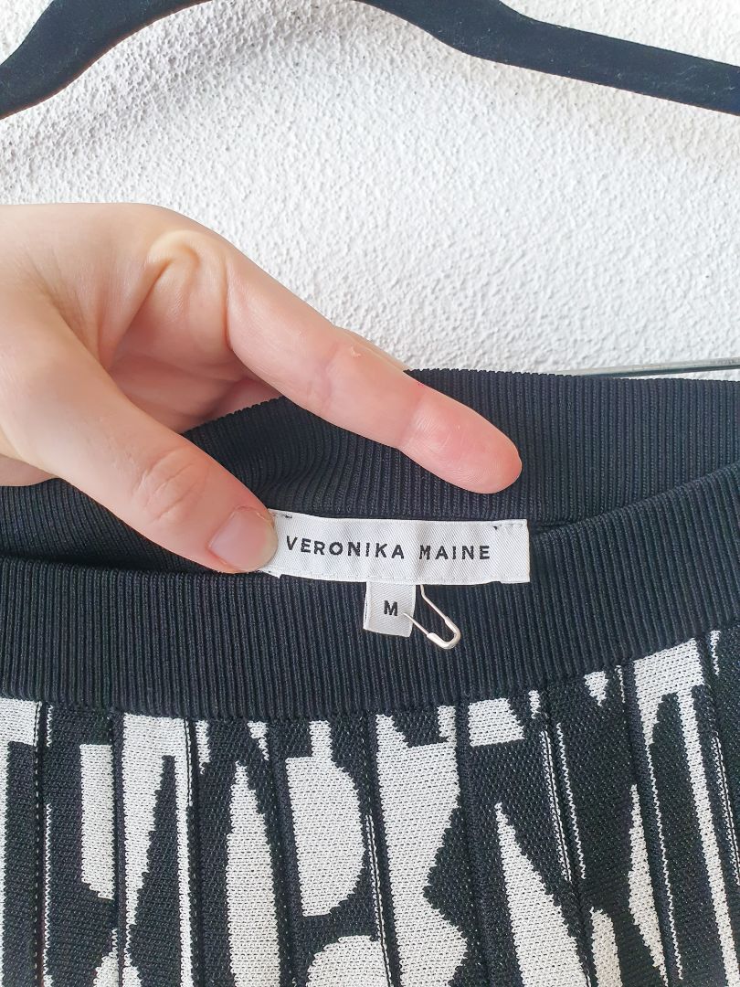 Veronika Maine Skirt M