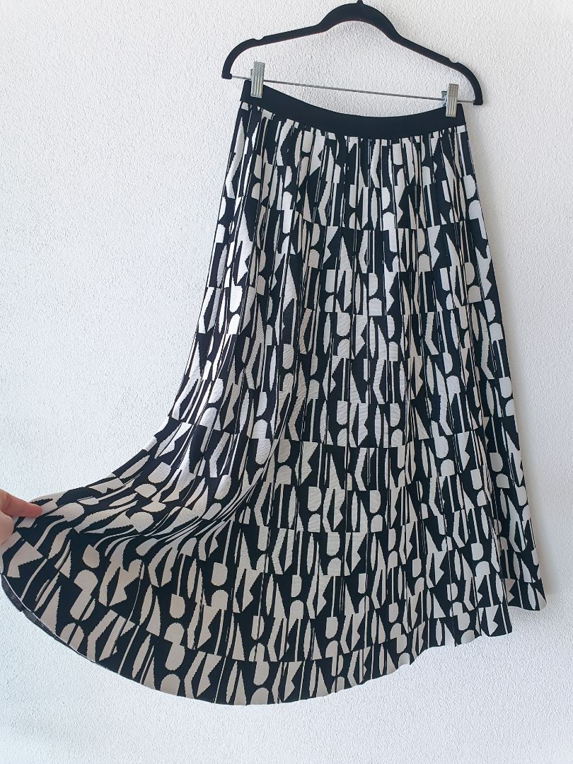 Veronika Maine Skirt M