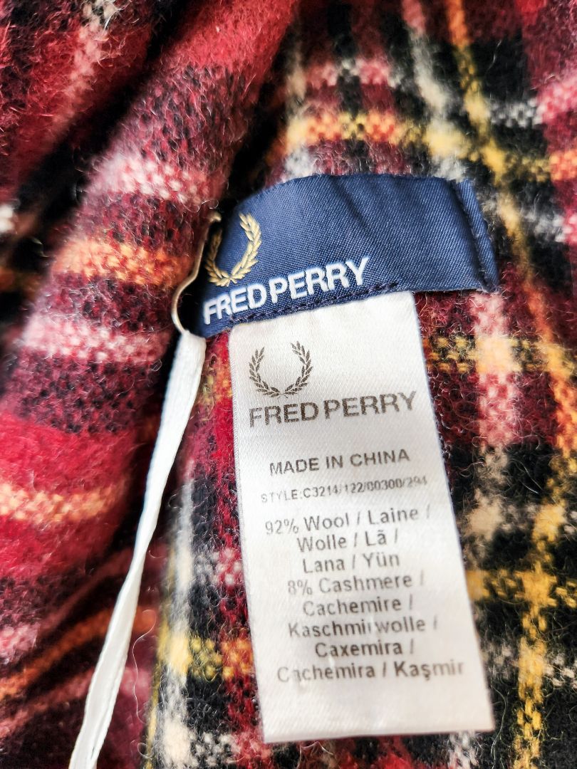 Fred Perry scarf OS