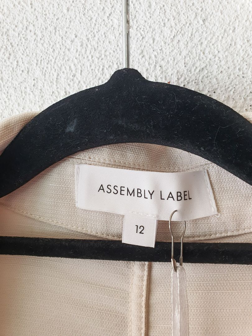 Assembly label Dress M