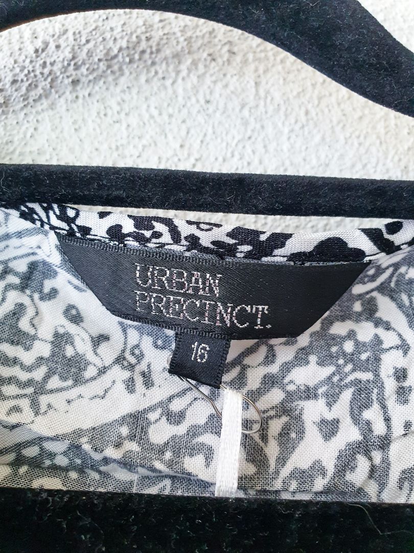 Urban Precinct Dress XL