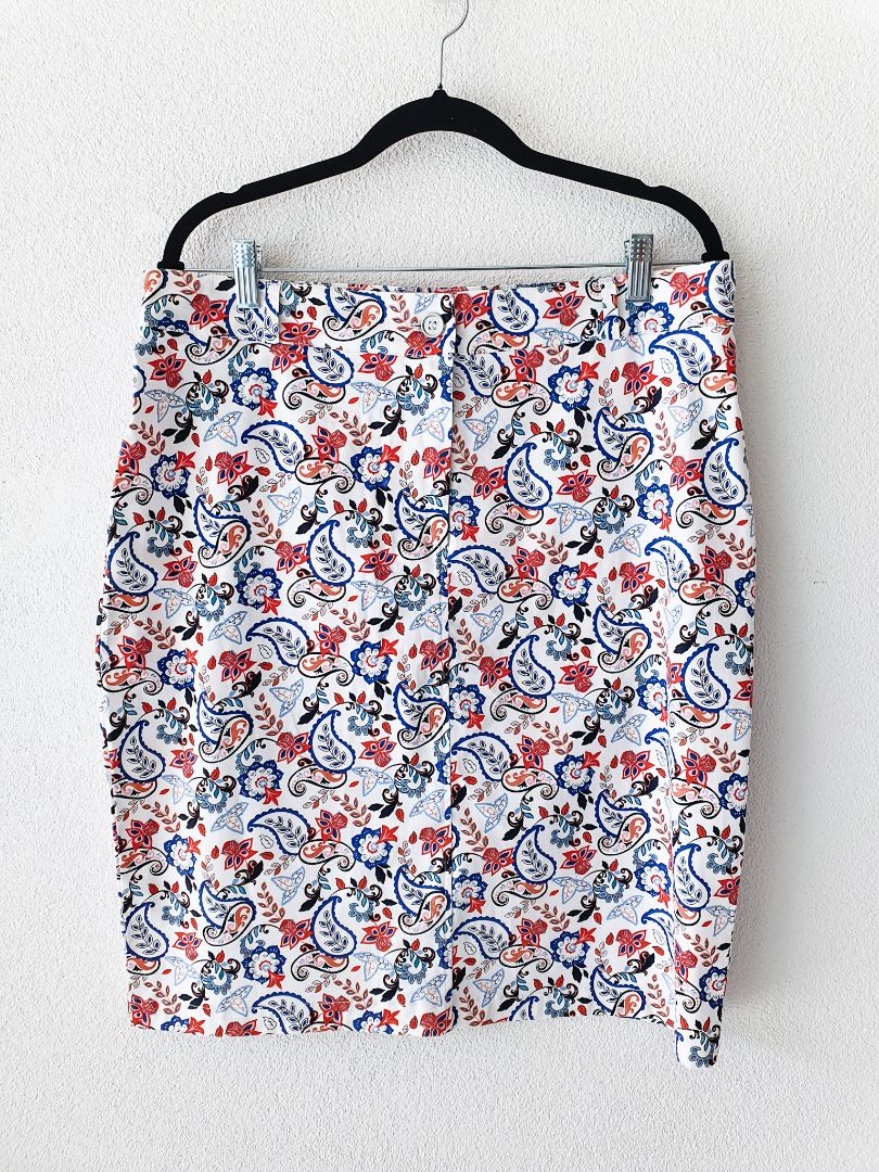 Black Pepper Skirt XL