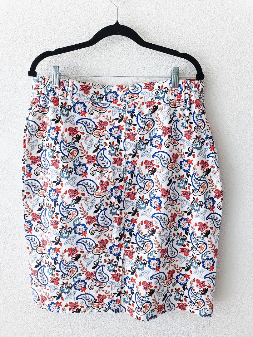 Black Pepper Skirt XL