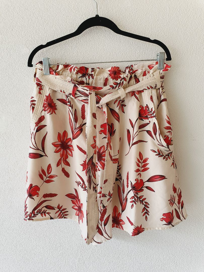 Country Road Shorts M