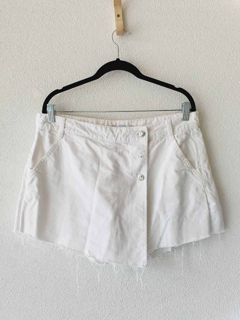 Zara Shorts L