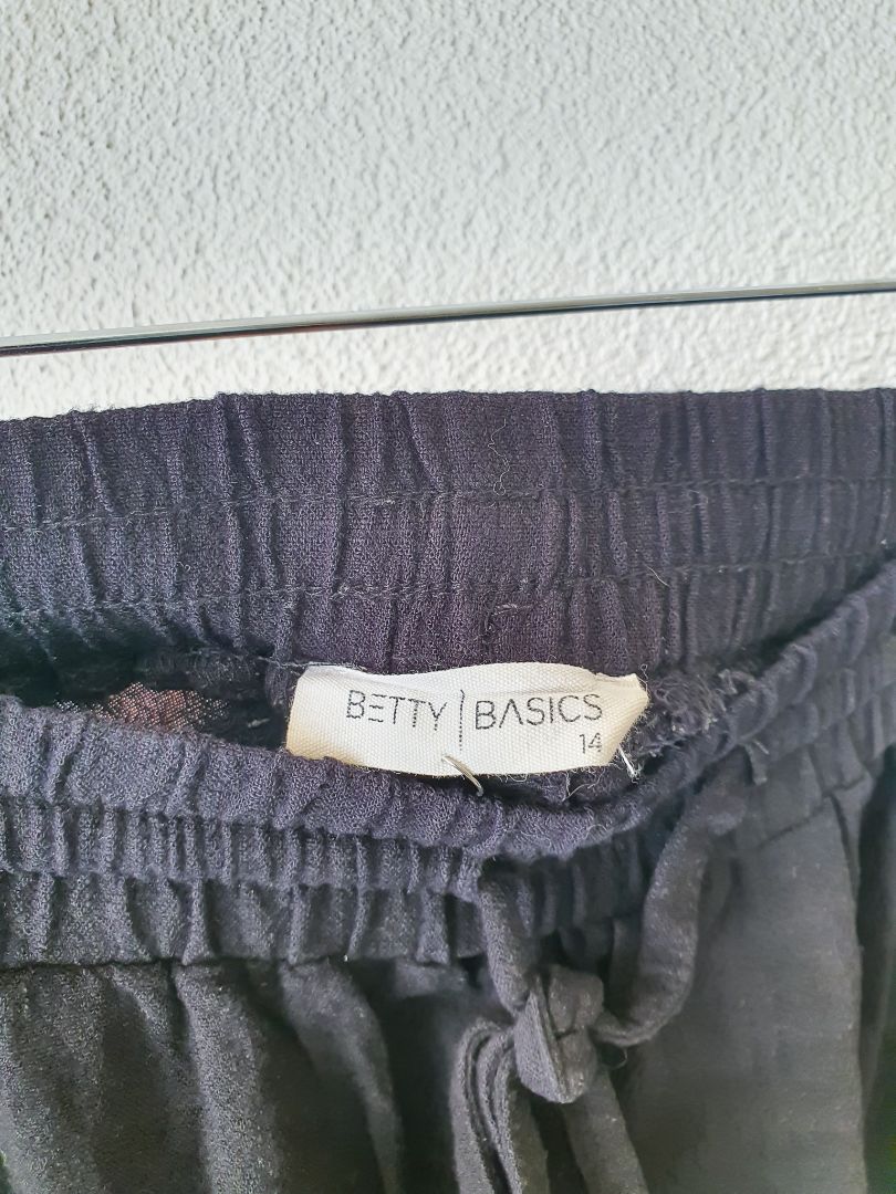 Betty Basics Pants L