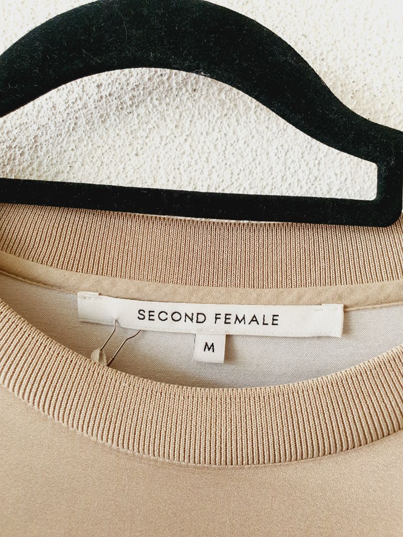 Second Female Dress M