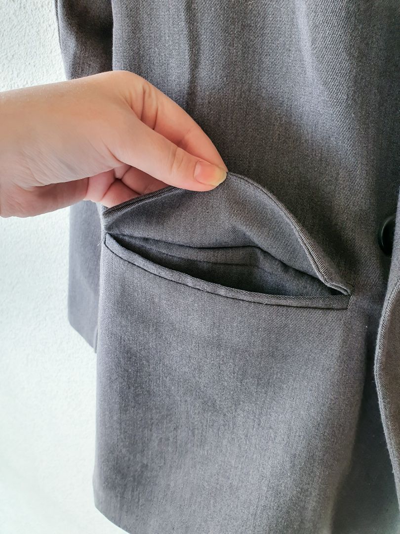 Alice in the Eve Jacket S