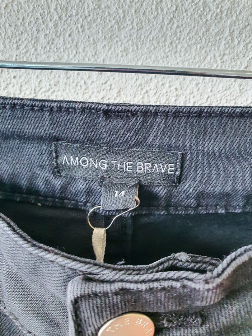 Among the Brave Jeans L