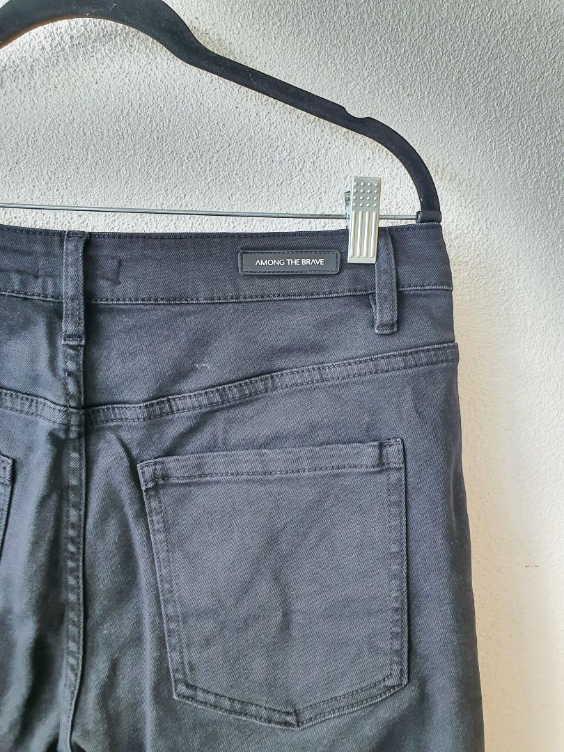 Among the Brave Jeans L