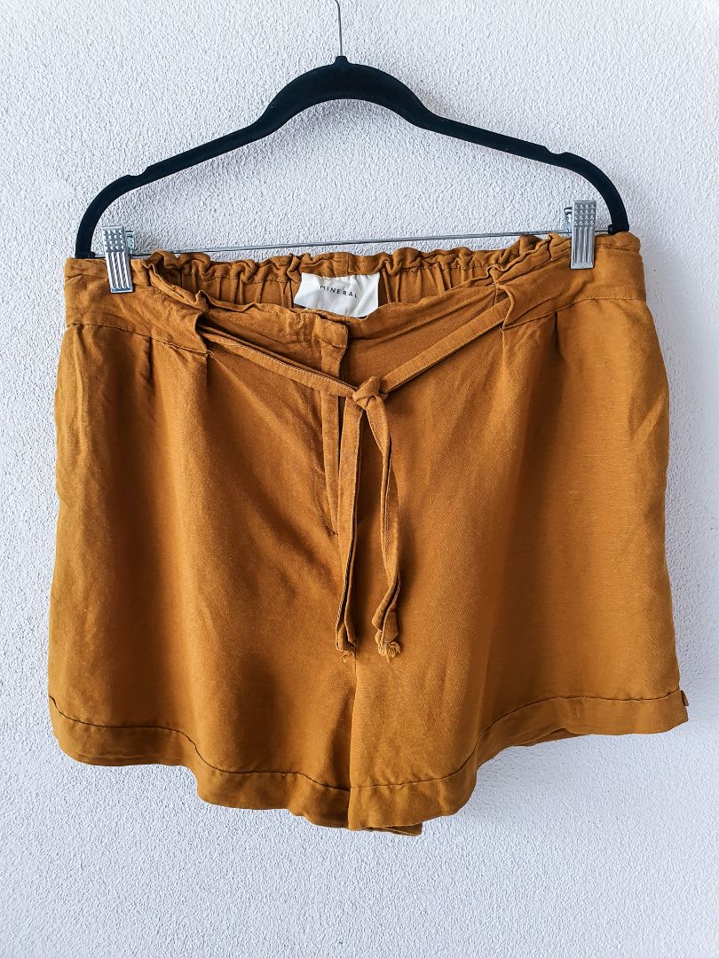 Mineral Shorts L