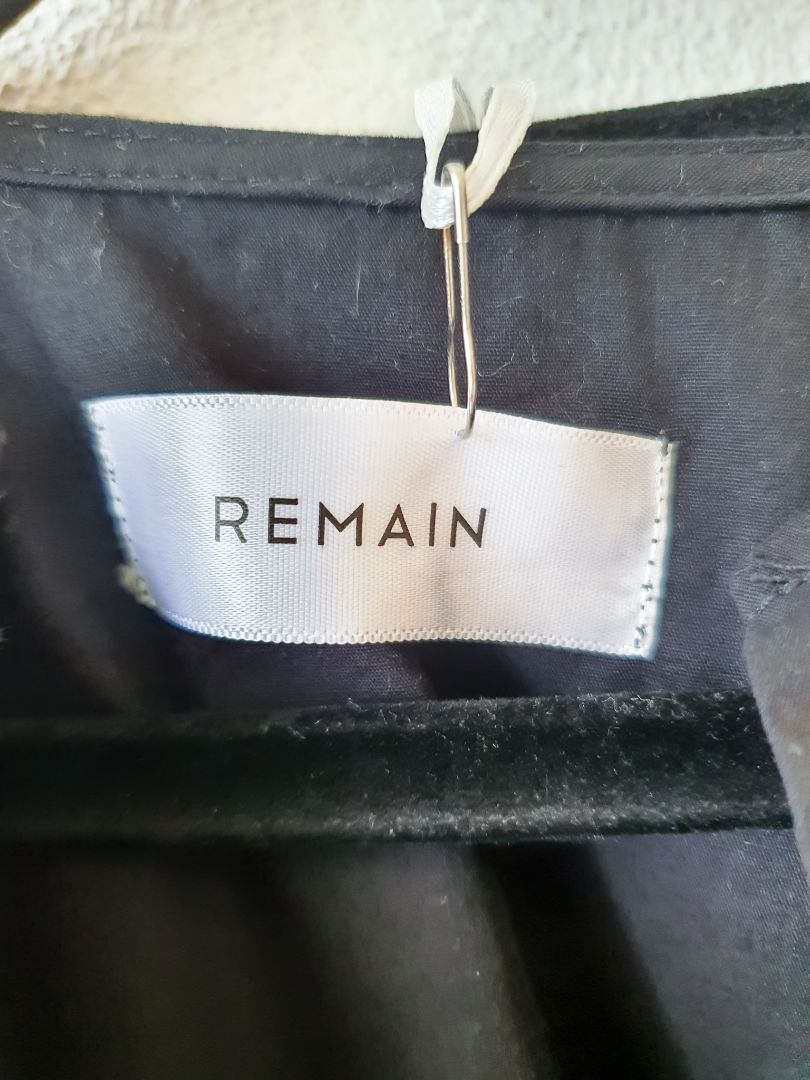 Remain Dress M