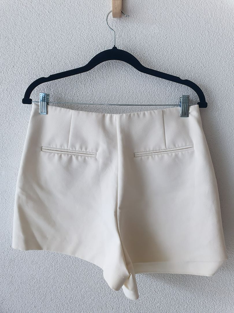 Zara Shorts L