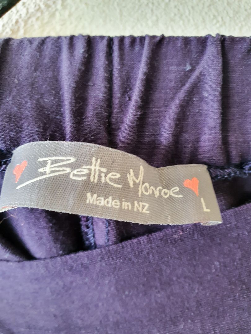 Bettie Monroe pants L
