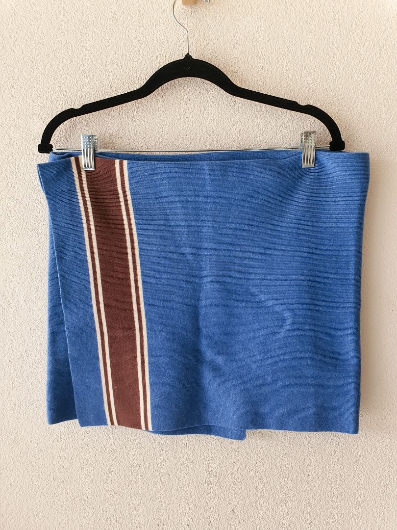 BY BILLIE Skirt L/XL