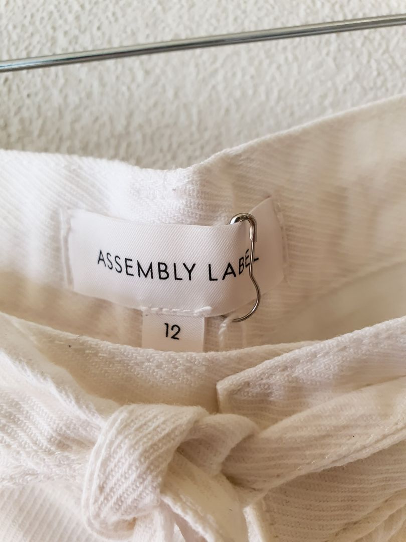 ASSEMBLY LABEL Jeans M